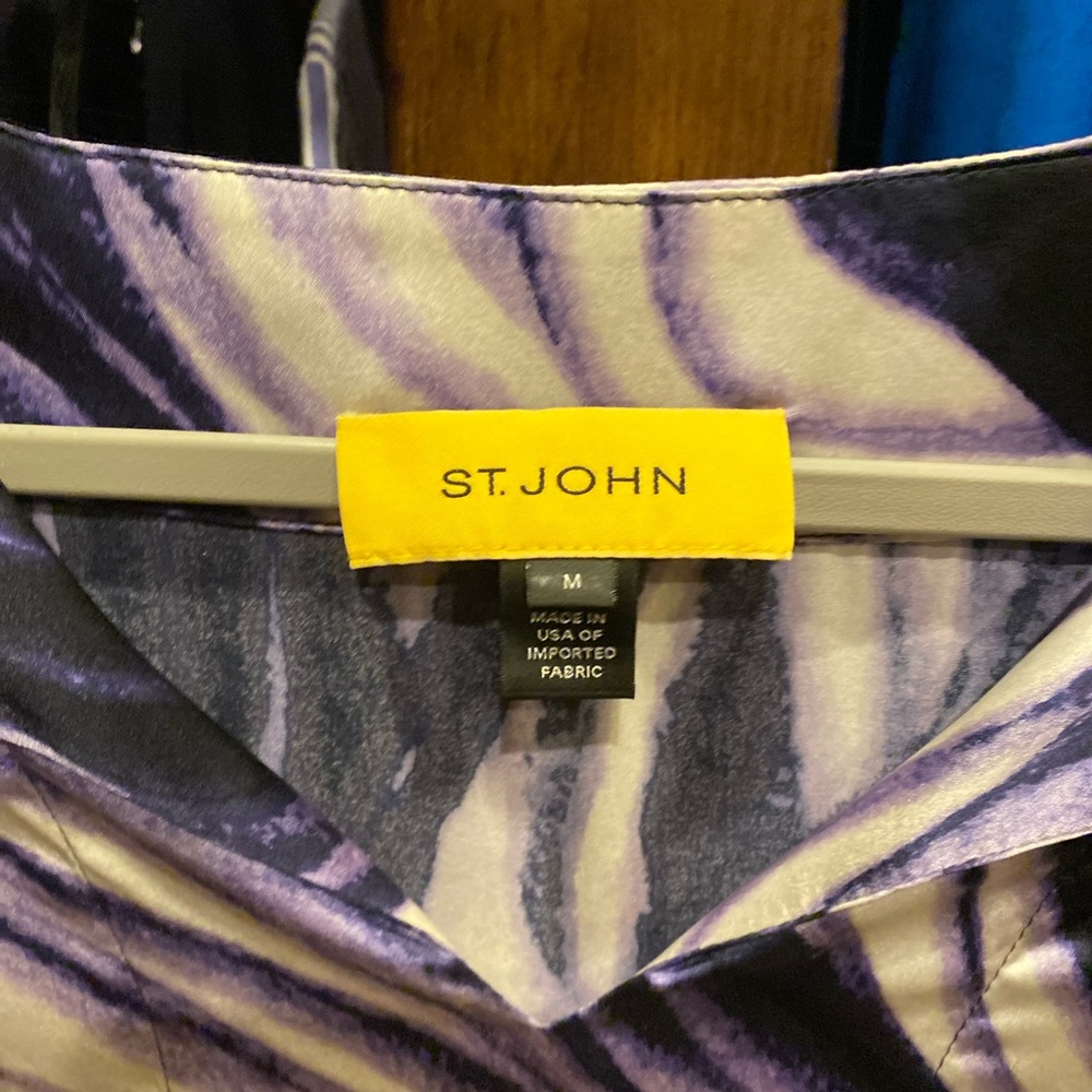 St John Bell Sleeved Top - Retro Purple & White Design